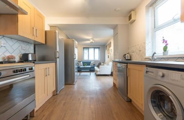 Mackintosh Place, Plasnewydd, Cardiff - Image 2